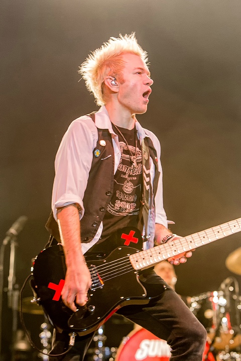 Sum 41 @ Groezrock 2016, foto 5, foto's door Edwin Houdevelt - FrontView Magazine