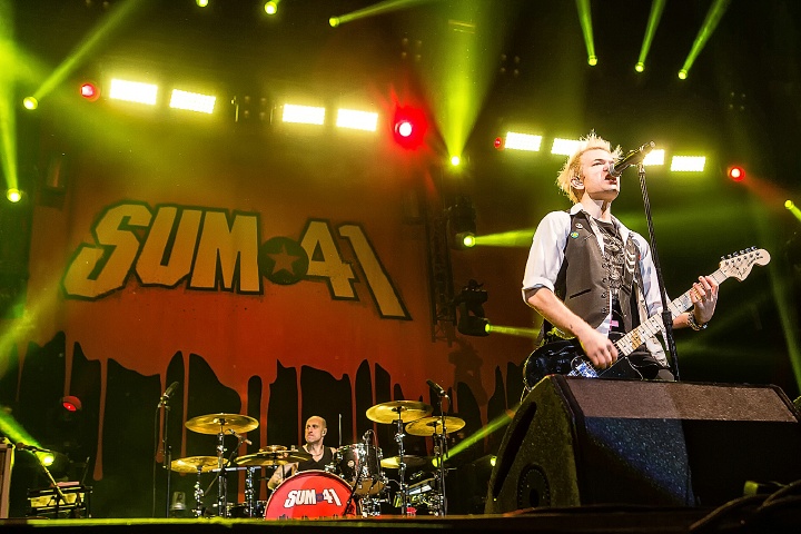 Sum 41 @ Groezrock 2016, foto 6, foto's door Edwin Houdevelt - FrontView Magazine