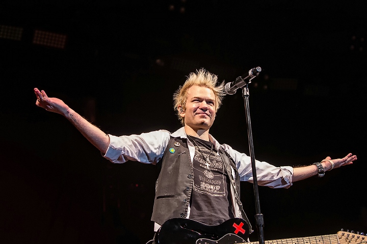 Sum 41 @ Groezrock 2016, foto 8, foto's door Edwin Houdevelt - FrontView Magazine