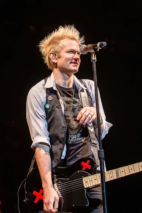 Sum 41 @ Groezrock 2016, foto 10, foto's door Edwin Houdevelt - FrontView Magazine