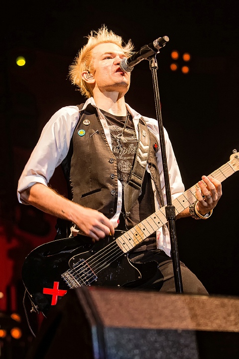 Sum 41 @ Groezrock 2016, foto 15, foto's door Edwin Houdevelt - FrontView Magazine