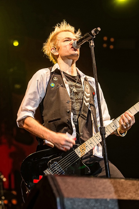 Sum 41 @ Groezrock 2016, foto 16, foto's door Edwin Houdevelt - FrontView Magazine