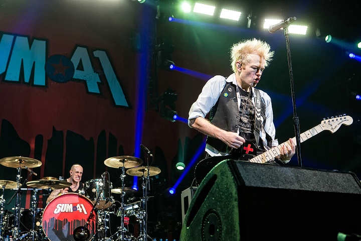 Sum 41 @ Groezrock 2016, foto 38, foto's door Edwin Houdevelt - FrontView Magazine