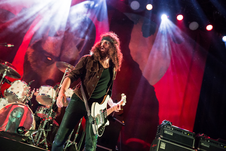 Wolfmother @ 013, picture 3, photographed by Dorien Goetschalckx - FrontView Magazine
