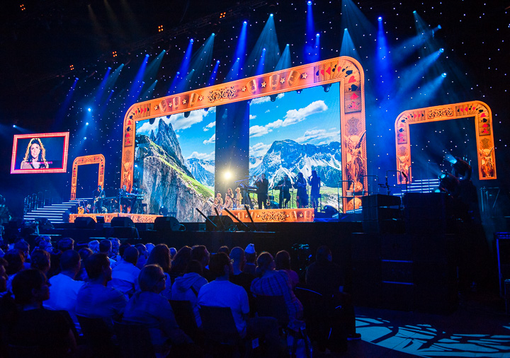 Tegen De Sterren Op Live - deel 2 Sportpaleis, picture 14, photographed by Goele Bormans - FrontView Magazine