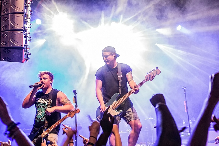 The Botom Line @ Vooruit Gent, picture 6, photographed by Edwin Houdevelt - FrontView Magazine