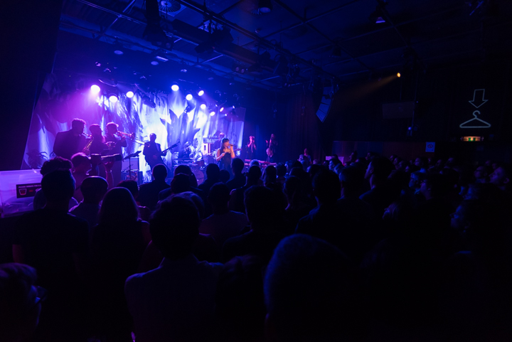 Lady Linn @ Ancienne Belgique Club, foto 14, foto's door Gregory van Toor - FrontView Magazine