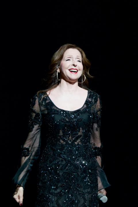 Vicky Leandros @ Oostende Kursaal, picture 9, photographed by Bart Baevegems - FrontView Magazine