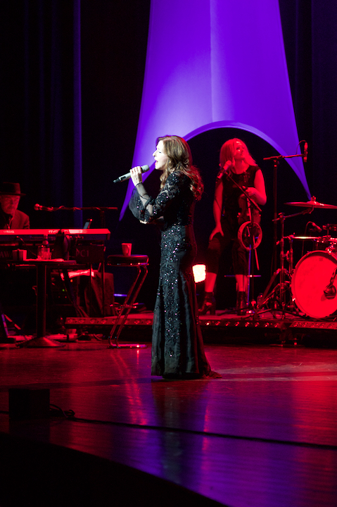 Vicky Leandros @ Oostende Kursaal, picture 15, photographed by Bart Baevegems - FrontView Magazine