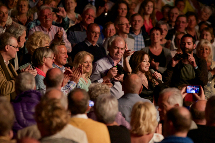 Vicky Leandros @ Oostende Kursaal, picture 22, photographed by Bart Baevegems - FrontView Magazine