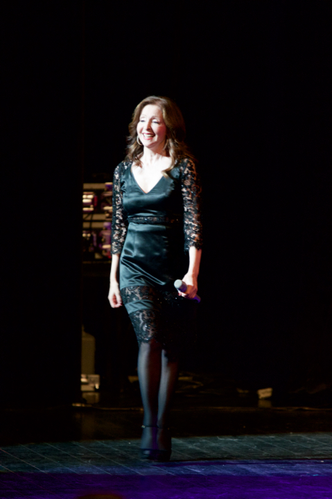 Vicky Leandros @ Oostende Kursaal, picture 23, photographed by Bart Baevegems - FrontView Magazine