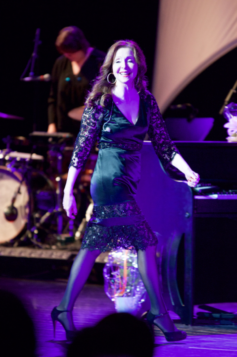 Vicky Leandros @ Oostende Kursaal, picture 24, photographed by Bart Baevegems - FrontView Magazine