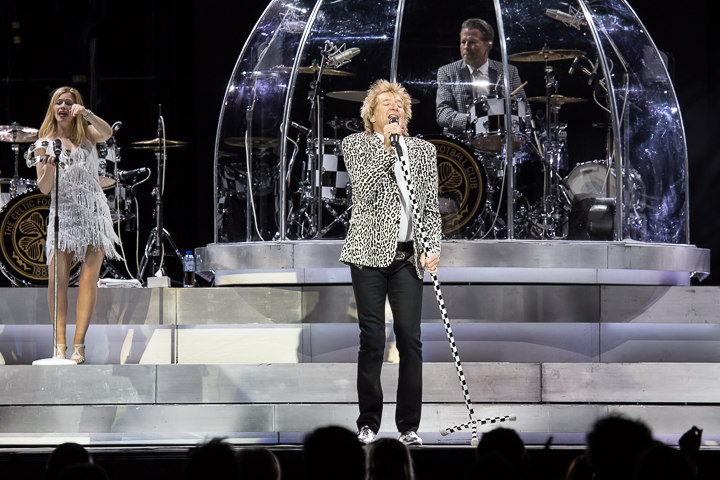 Rod Stewart @ Sportpaleis, picture 3, photographed by Dorien Goetschalckx - FrontView Magazine