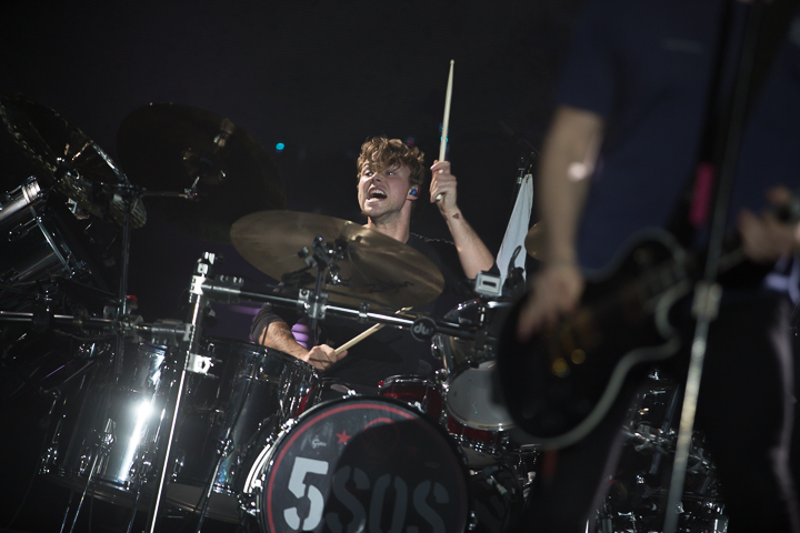 5 Seconds of Summer @ Sportpaleis, foto 5, foto's door Dorien Goetschalckx - FrontView Magazine