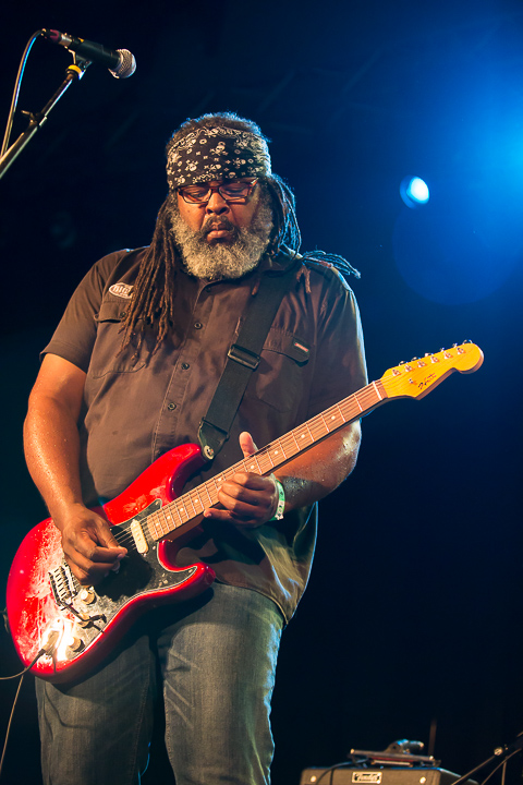 Alvin Youngblood Hart’s Muscle Theory @ Duvelblues, picture 11, photographed by Marc Verdonck - FrontView Magazine