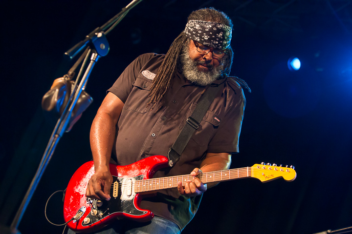 Alvin Youngblood Hart’s Muscle Theory @ Duvelblues, picture 12, photographed by Marc Verdonck - FrontView Magazine