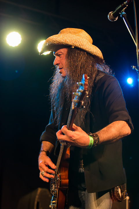Alvin Youngblood Hart’s Muscle Theory @ Duvelblues, picture 13, photographed by Marc Verdonck - FrontView Magazine