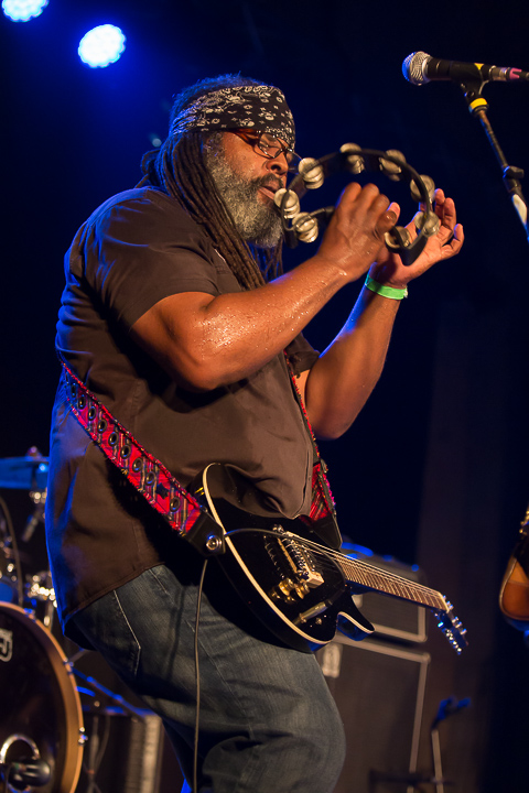 Alvin Youngblood Hart’s Muscle Theory @ Duvelblues, picture 16, photographed by Marc Verdonck - FrontView Magazine