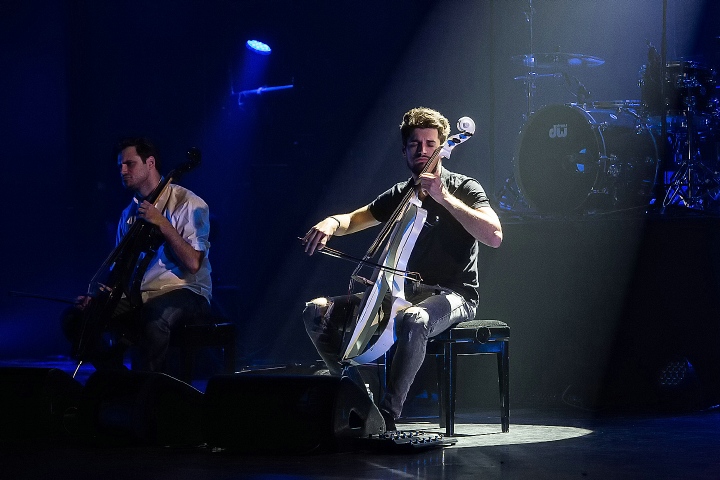 2 Cello's @ Koninklijk Circus, picture 6, photographed by Edwin Houdevelt - FrontView Magazine