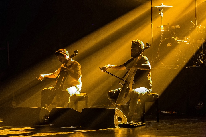 2 Cello's @ Koninklijk Circus, picture 9, photographed by Edwin Houdevelt - FrontView Magazine