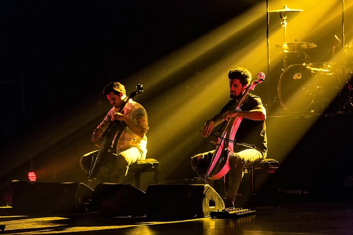 2 Cello's @ Koninklijk Circus, picture 17, photographed by Edwin Houdevelt - FrontView Magazine