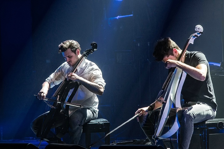 2 Cello's @ Koninklijk Circus, picture 18, photographed by Edwin Houdevelt - FrontView Magazine