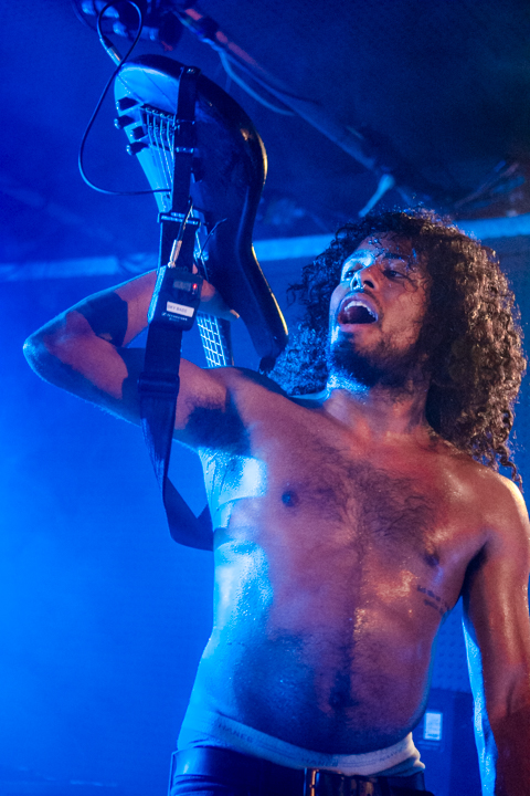 Issues @ Trix Club, foto 26, foto's door Erwin Evrard - FrontView Magazine
