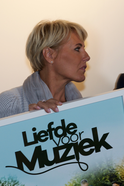 Liefde voor muziek 2 Gouden plaat uitreiking @ zaventem, picture 1, photographed by Bart Baevegems - FrontView Magazine