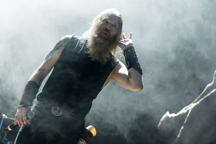 Amon Amarth @ NOVA ROCK 2016, foto 11, foto's door Dorien Goetschalckx - FrontView Magazine
