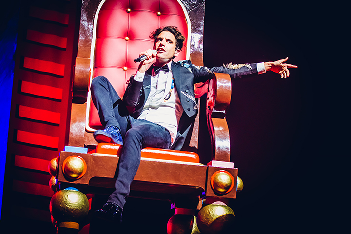 Mika @ Country Hall Liège, picture 18, photographed by Elke Briers - FrontView Magazine