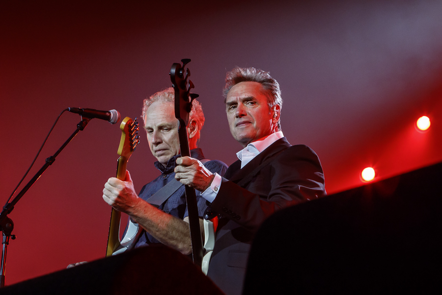 Doe Maar @ Lotto Arena, picture 17, photographed by Alex Wyckmans - FrontView Magazine