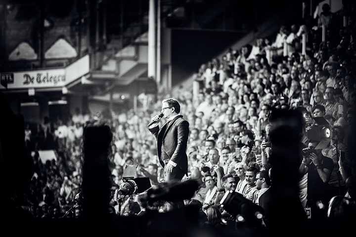 Guus Meeuwis - Groots met een zachte G @ Philips Stadion Eindhoven, foto 15, foto's door Elke Briers - FrontView Magazine