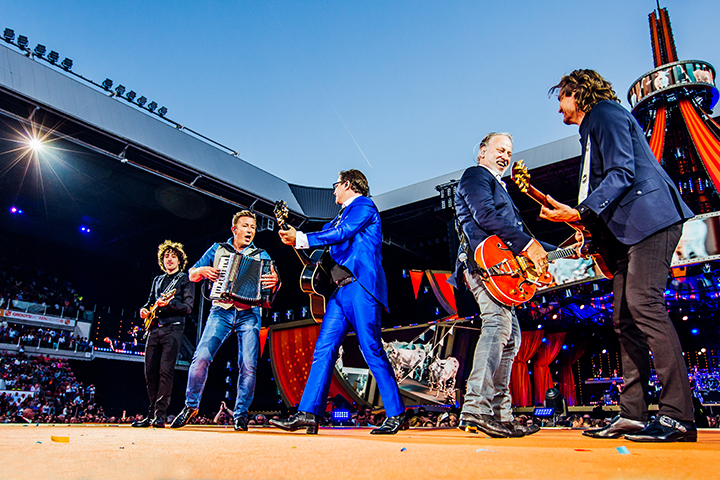 Guus Meeuwis - Groots met een zachte G @ Philips Stadion Eindhoven, foto 23, foto's door Elke Briers - FrontView Magazine
