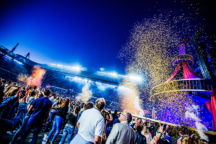 Guus Meeuwis - Groots met een zachte G @ Philips Stadion Eindhoven, foto 27, foto's door Elke Briers - FrontView Magazine