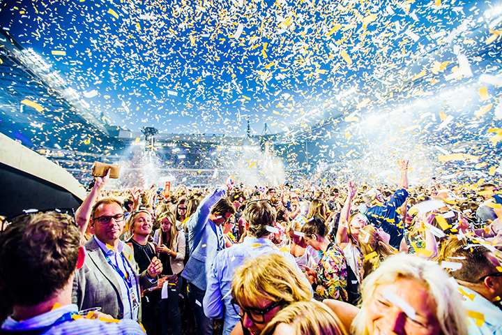 Guus Meeuwis - Groots met een zachte G @ Philips Stadion Eindhoven, foto 30, foto's door Elke Briers - FrontView Magazine