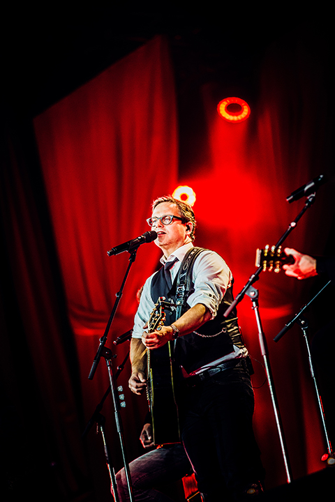 Guus Meeuwis - Groots met een zachte G @ Philips Stadion Eindhoven, foto 44, foto's door Elke Briers - FrontView Magazine