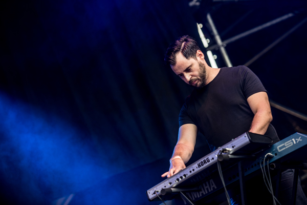 De Brassers Genk on Stage, picture 2, photographed by Luc Luyten - FrontView Magazine