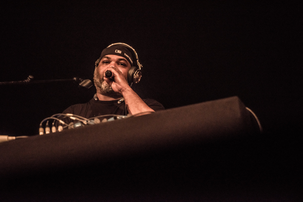 De La Soul Genk on Stage, picture 1, photographed by Luc Luyten - FrontView Magazine