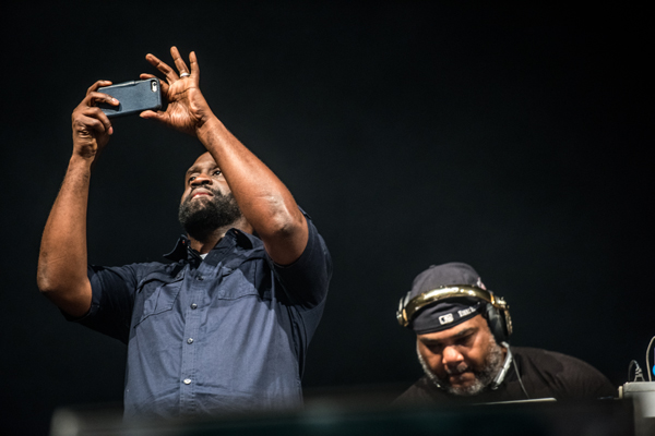 De La Soul Genk on Stage, picture 10, photographed by Luc Luyten - FrontView Magazine