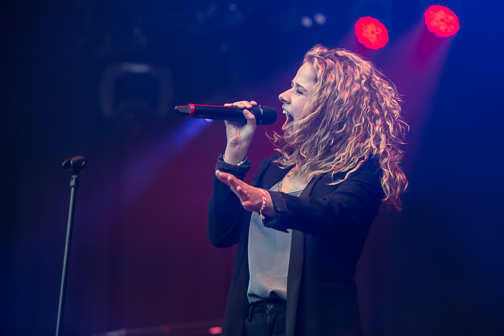 Laura Tesoro @ Genk on stage, picture 2, photographed by Marc Verdonck - FrontView Magazine