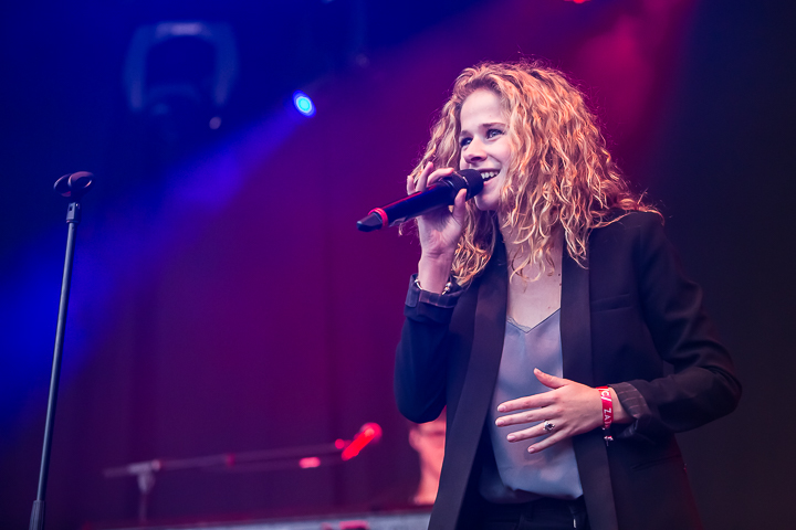 Laura Tesoro @ Genk on stage, picture 3, photographed by Marc Verdonck - FrontView Magazine