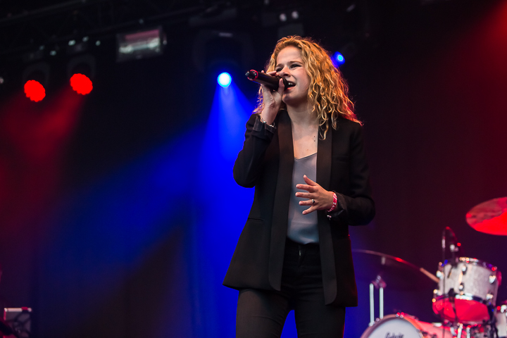 Laura Tesoro @ Genk on stage, picture 4, photographed by Marc Verdonck - FrontView Magazine
