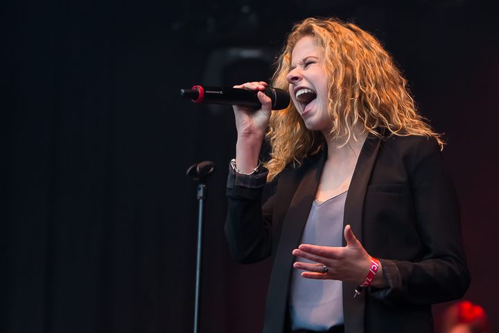 Laura Tesoro @ Genk on stage, picture 9, photographed by Marc Verdonck - FrontView Magazine
