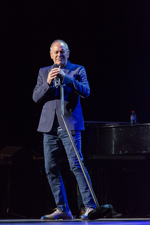 Rob de Nijs @ Casino Kursaal Oostende, picture 3, photographed by Guy Danneels - FrontView Magazine
