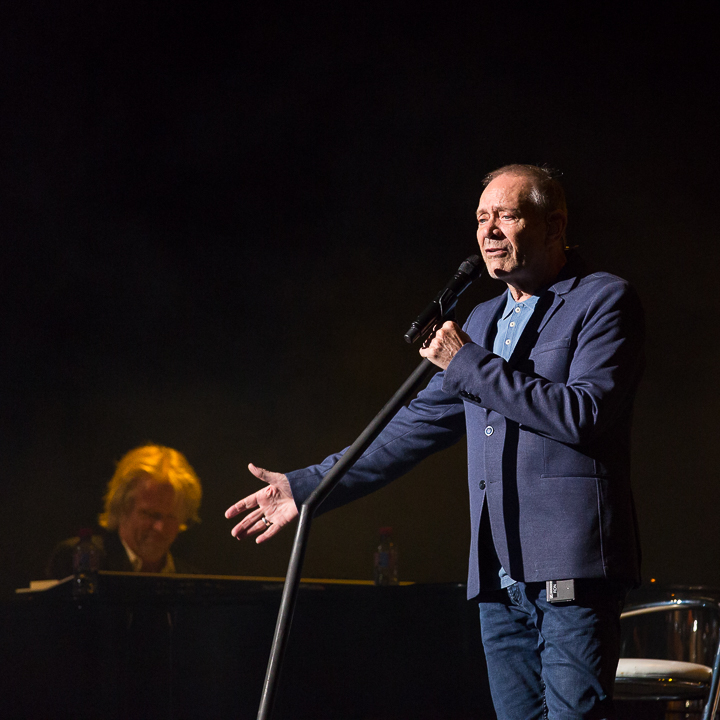 Rob de Nijs @ Casino Kursaal Oostende, picture 4, photographed by Guy Danneels - FrontView Magazine