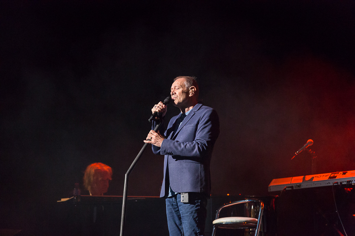 Rob de Nijs @ Casino Kursaal Oostende, picture 8, photographed by Guy Danneels - FrontView Magazine