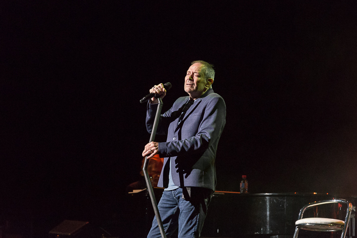Rob de Nijs @ Casino Kursaal Oostende, picture 10, photographed by Guy Danneels - FrontView Magazine