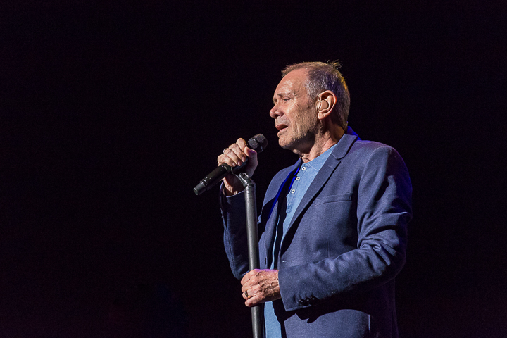 Rob de Nijs @ Casino Kursaal Oostende, picture 21, photographed by Guy Danneels - FrontView Magazine