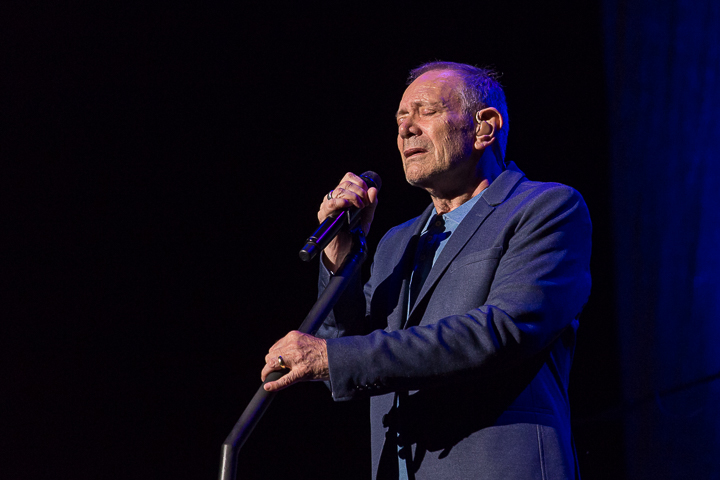 Rob de Nijs @ Casino Kursaal Oostende, picture 35, photographed by Guy Danneels - FrontView Magazine