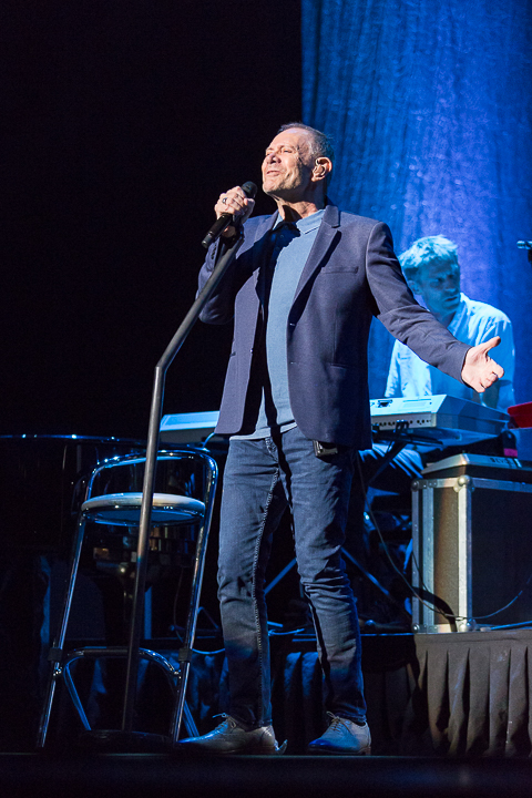 Rob de Nijs @ Casino Kursaal Oostende, picture 45, photographed by Guy Danneels - FrontView Magazine